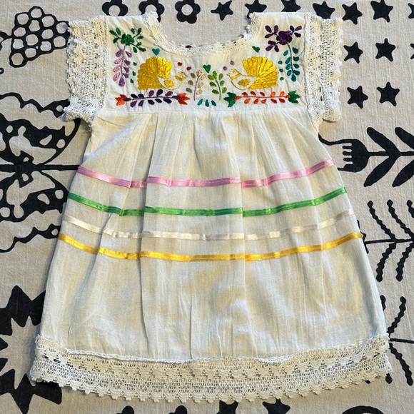 VINTAGE EMBROIDERED TODDLER DRESS 2T - Picture 2 of 7